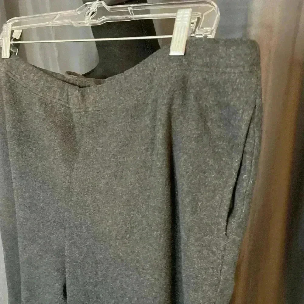 14. Old Navy Men’s Grey Fleece Sweats, L - Picture 2 of 3